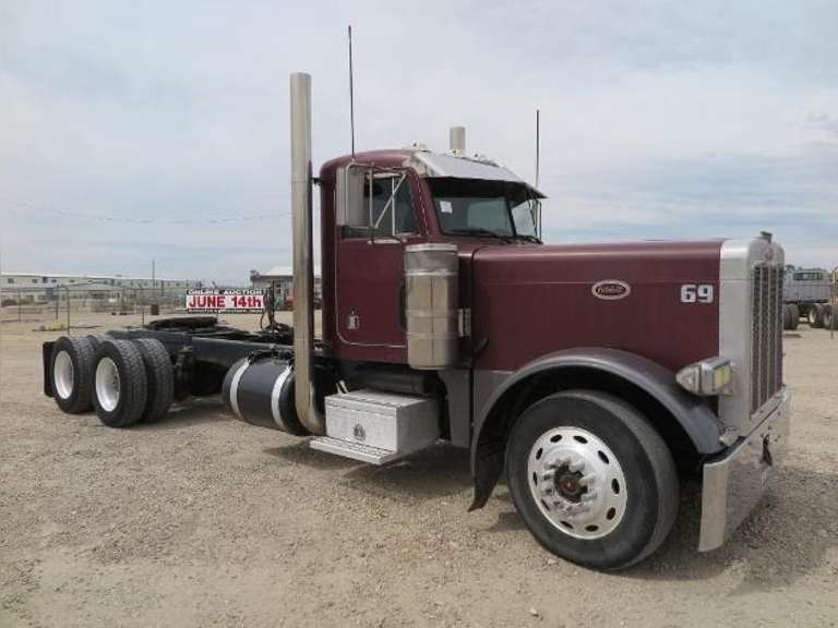 1993 Peterbilt 379 • Conventional Day Cab