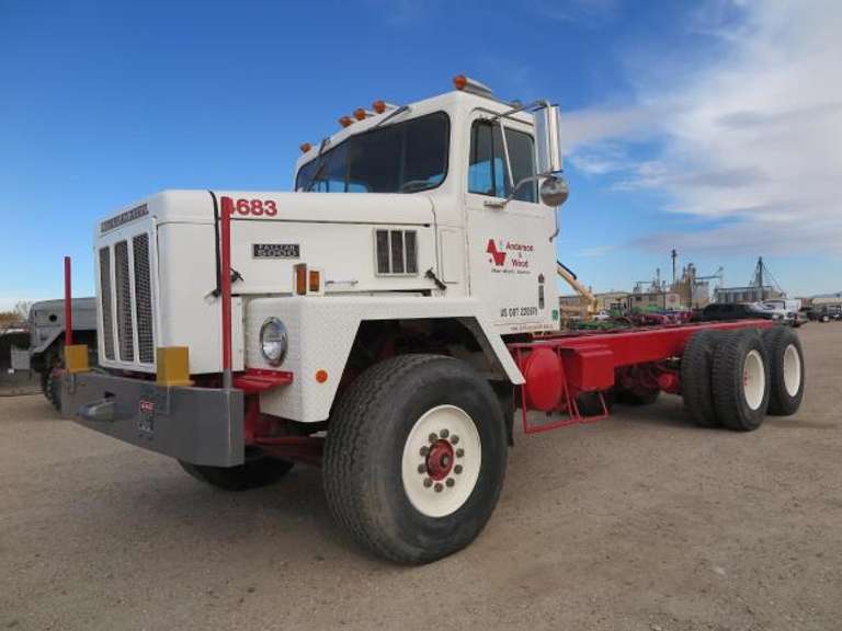1978 International Paystar 5000 • Cab & Chassis