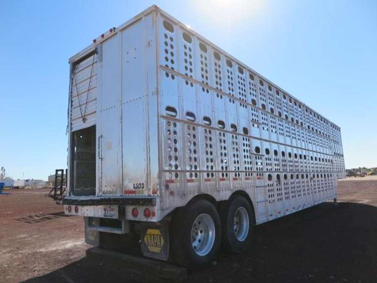 1998 Merritt • 48' Aluminum Livestock Trailer