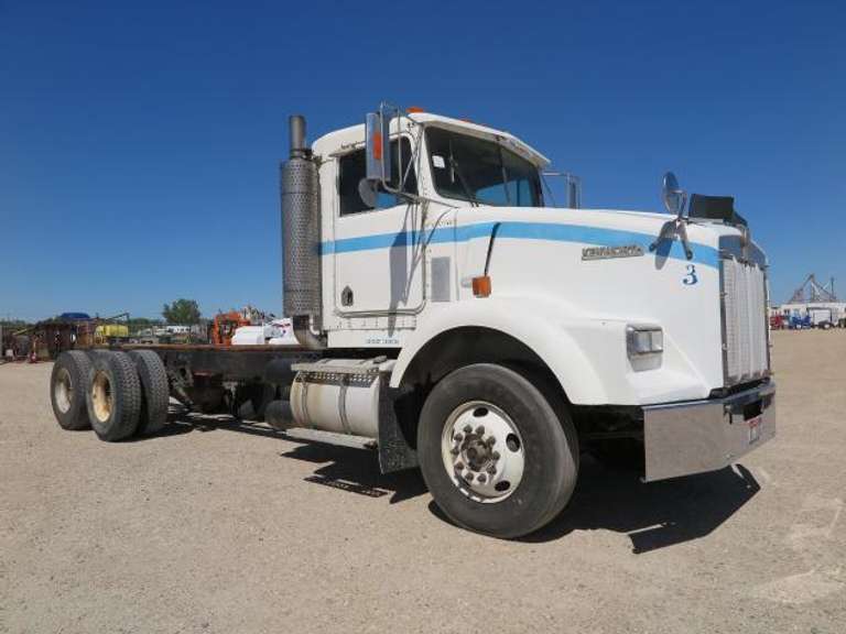 1995 Kenworth T800 • Cab & Chassis