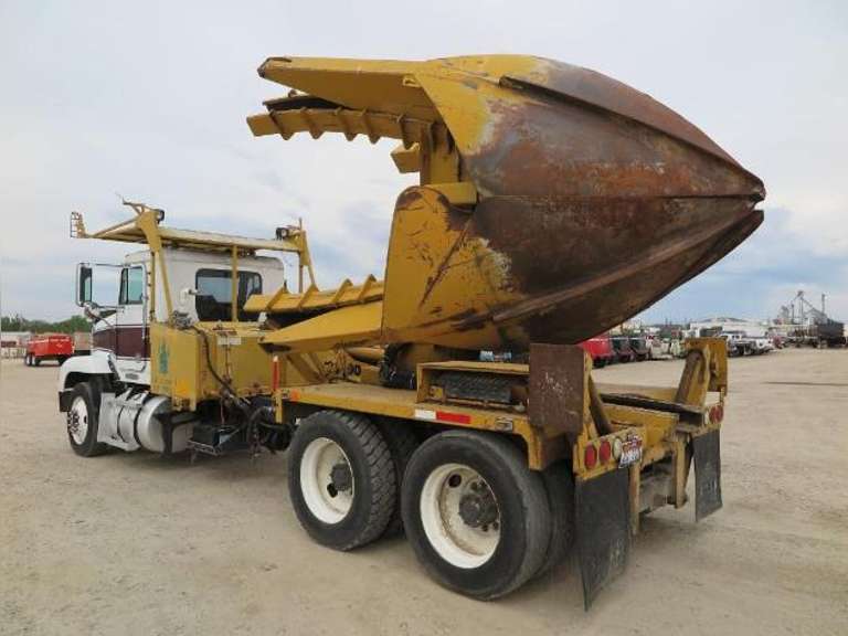 1993 Freightliner Tree Spade Truck