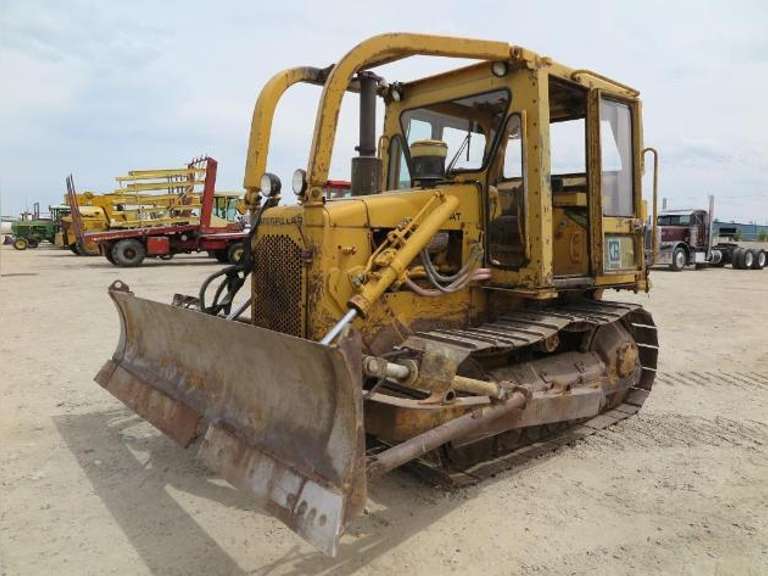 Cat D4E • Dozer