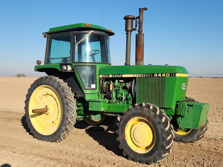 1982 John Deere 4440 144HP 4WD Tractor