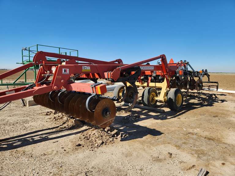 2011 Krause Dominator 4850 12' Ripper Disk