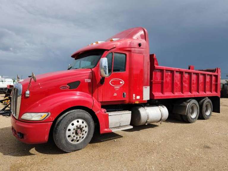 2010 Peterbilt 387 Dump Truck