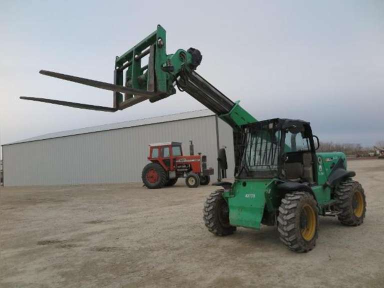 JCB 520-50  - 4400 lb Telehandler