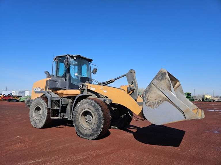 Case 621GXR Loader