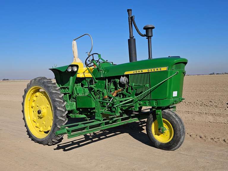1967 John Deere 3020 77HP Tractor