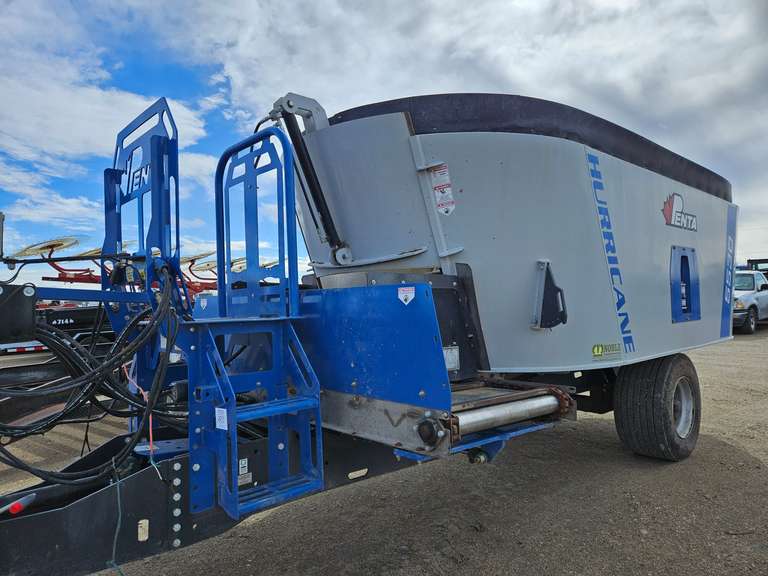 Penta Hurricane 5530 Mixer Feeder