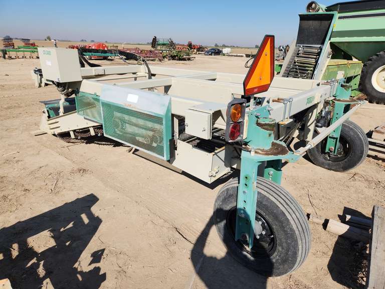 2011 Top Air CX 2400 2-Bed Onion Crossover