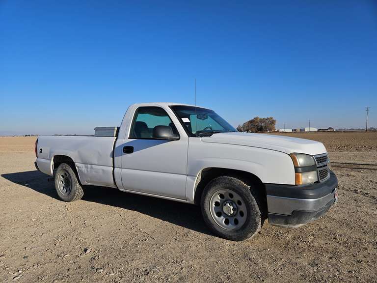 2006 Chevy 1500 Half Ton Pickup