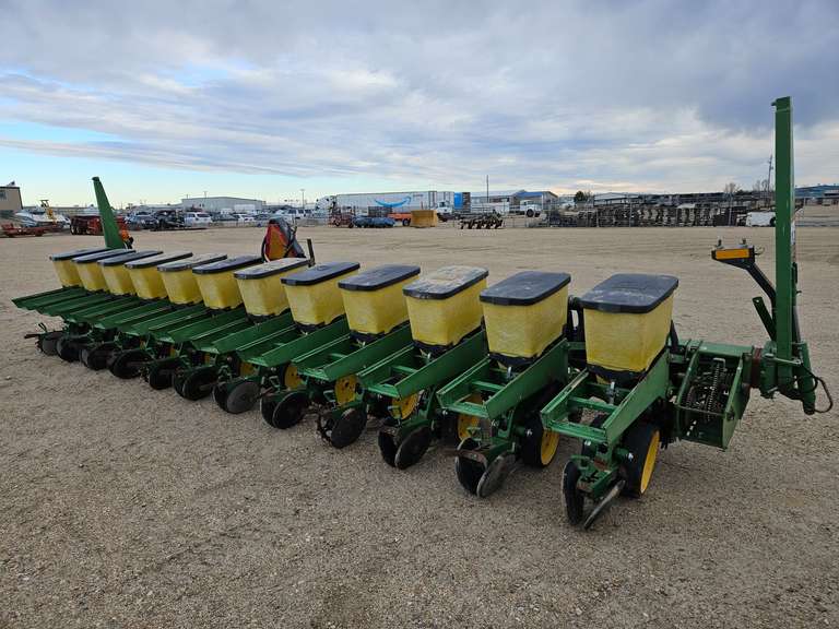 John Deere 7300 12 Row Air Planter