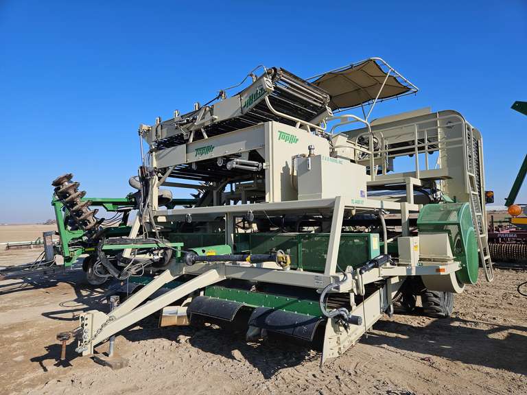 2014 TopAir TL4400XT 4-Bed Topper Loader Onion Harvester