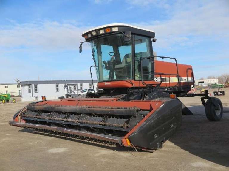 Hesston 8450 Self Propelled Windrower