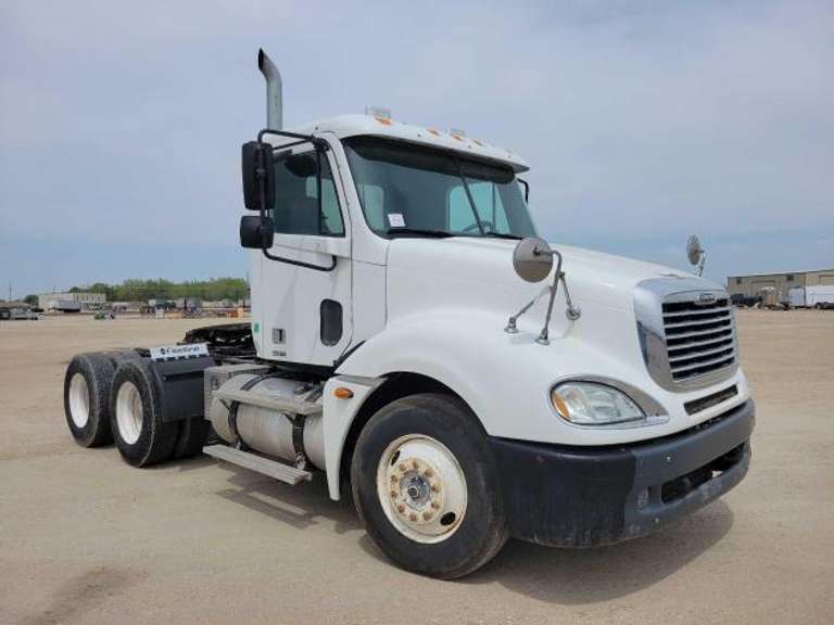 2005 Freightliner Columbia Conventional