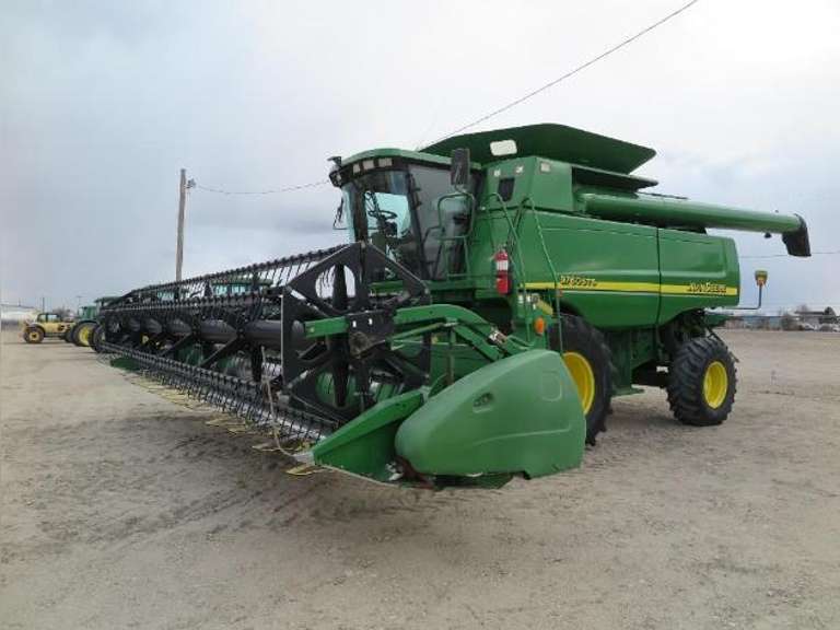 John Deere 9760 STS Combine