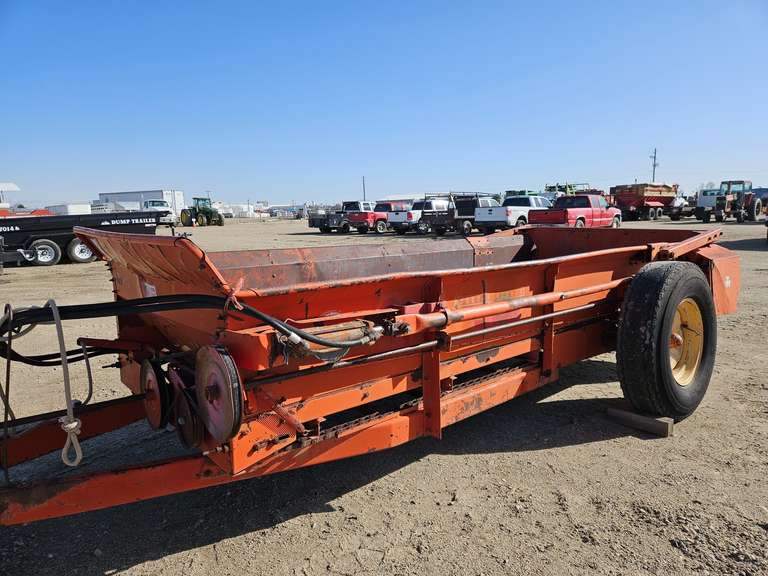 Massey Ferguson 205 14 Manure Spreader
