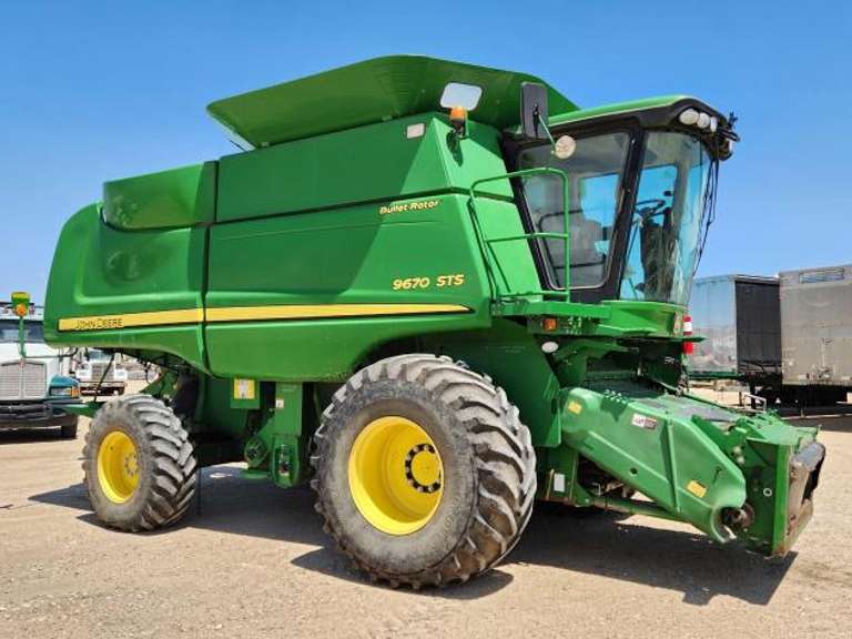 John Deere 9670 STS Bullet Rotor Combine