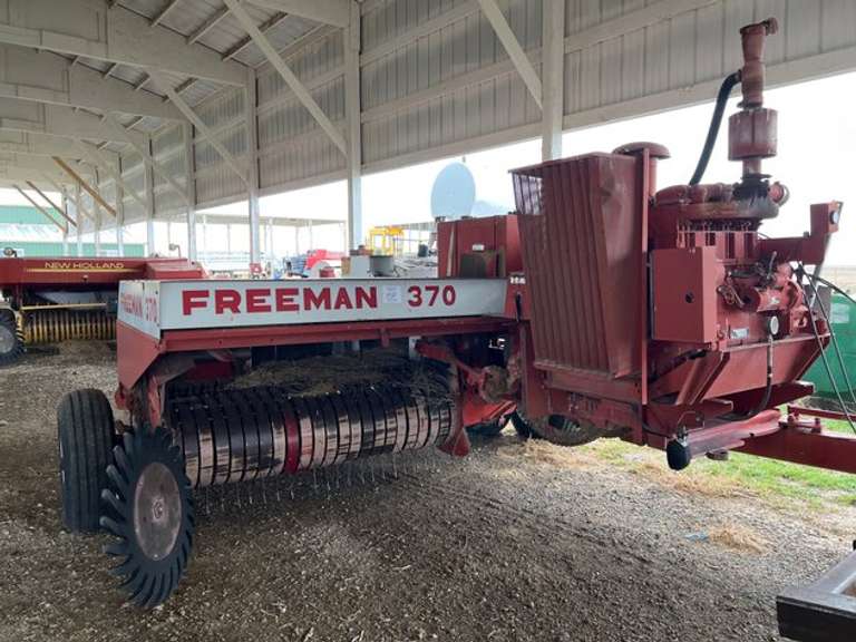 Freeman 370 16”x22” Baler