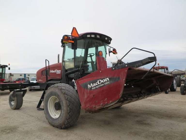 2012 MacDon M205 Self Propelled Windrower with 16' Mac Don R85 Rotary Disk Header