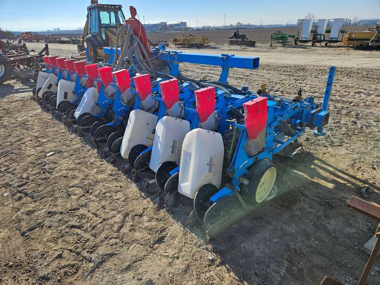 Monosem 12-Row 22" Beet Air Planter