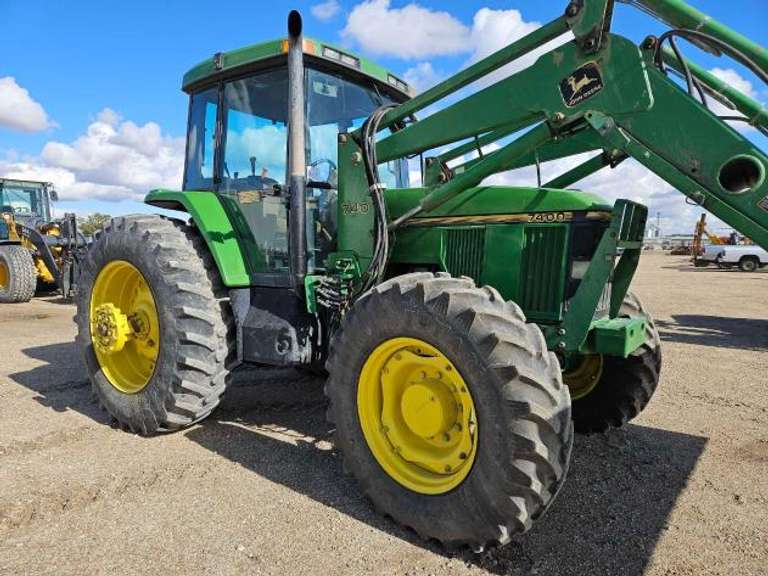 John Deere 7400 107 HP MFWD W/740 JD Loader