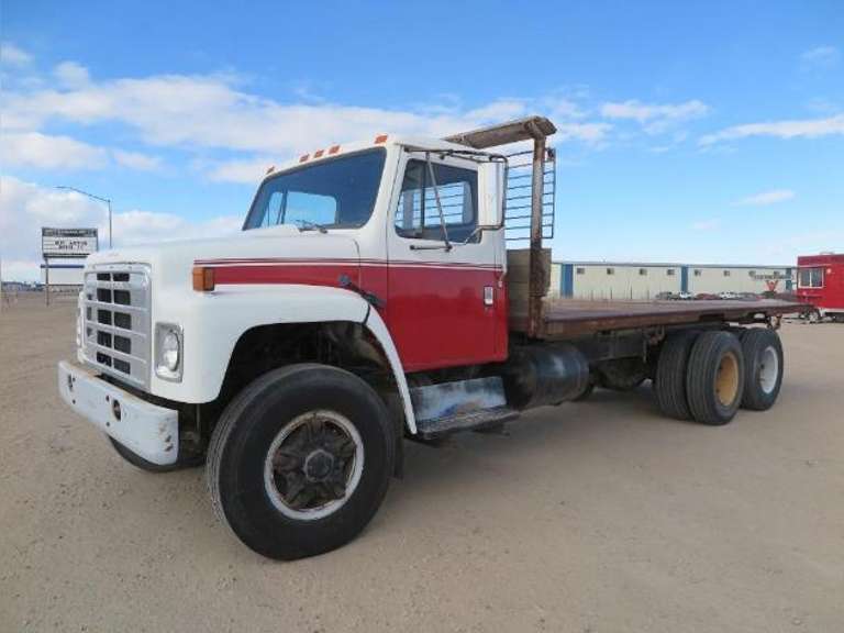 1979 International F1924 Flatbed Truck