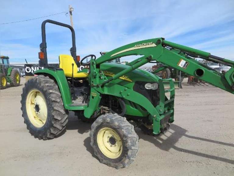2005 John Deere 60 HP 4520 W/JD 400X Loader MFWD