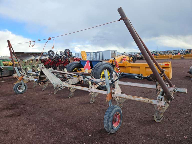 Valley Mound 7 Row Corrugator