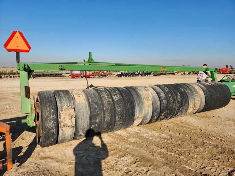20’ Gooseneck Rubber Tire Roller