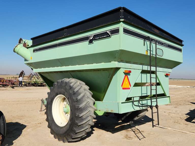 Parker 675 Grain Cart