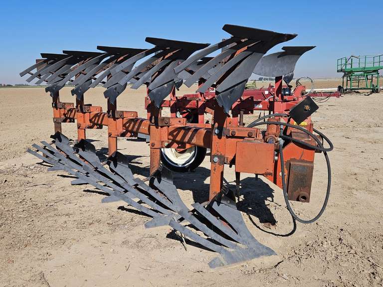 Case 145 In-Furrow 5 Bottom Slatted Plow