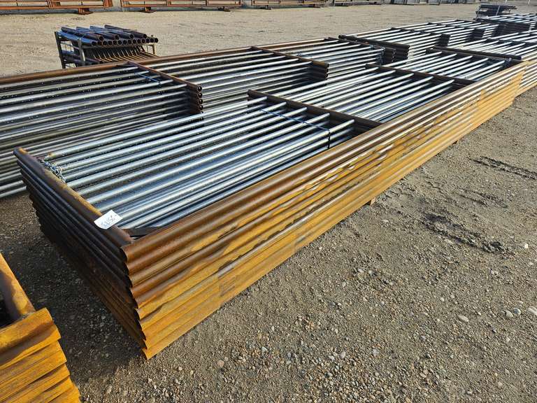 (10) 20’x5’ Freestanding Panels with Removable Feet
