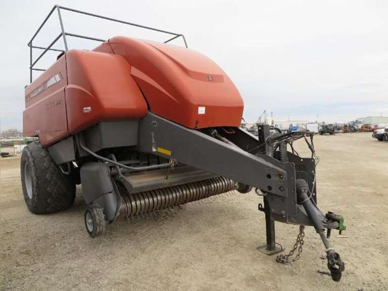 Massey Ferguson  2190 4'x4' baler