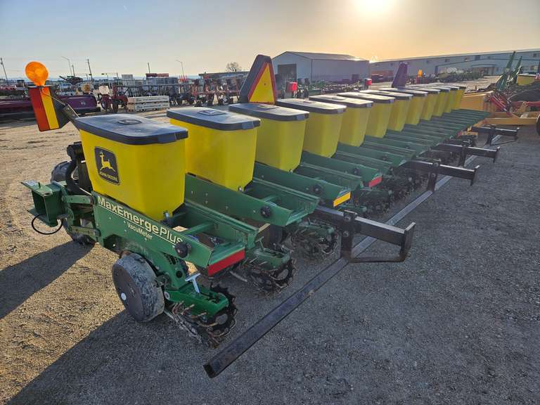 John Deere 1730 12 Row Air Planter