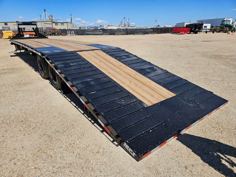 2026 Southland 40’x8 Gooseneck Hydraulic Dovetail Equipment Trailer