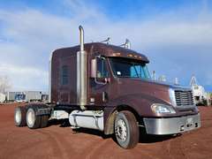 2006 Freightliner Columbia 120 Sleeper Truck