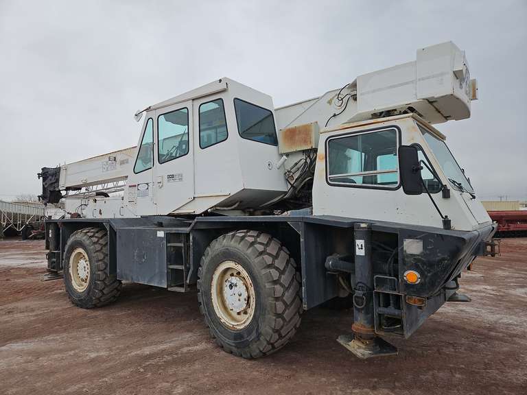 P&H Omega S-20 20-Ton 4x4 Rough Terrain Crane