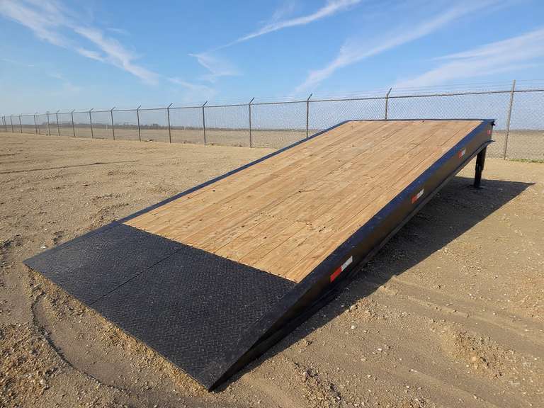 Industrias America 32,000 Lb. Equipment Loading Ramp - Armstrong ...