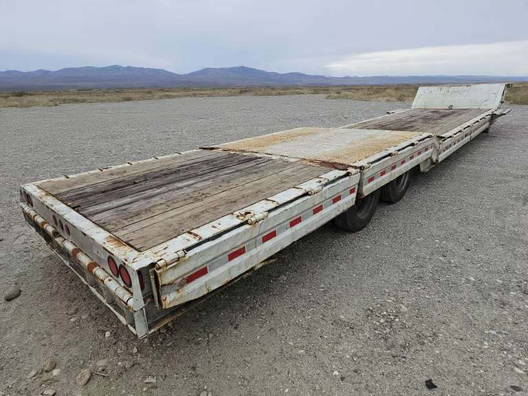 Trail King 48’ Hydraulic Beavertail Equipment Trailer