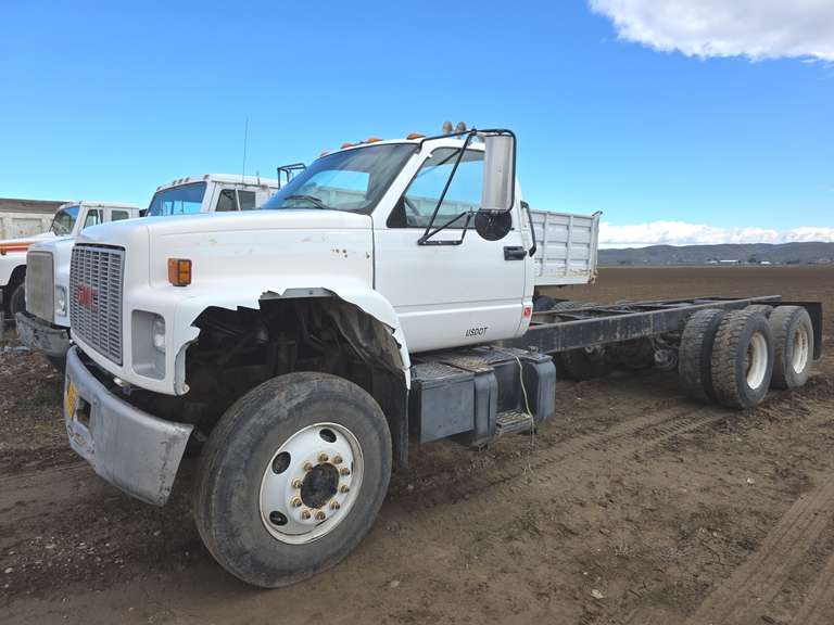 NON-RUNNER - 1995 GMC C7 Cab & Chassis