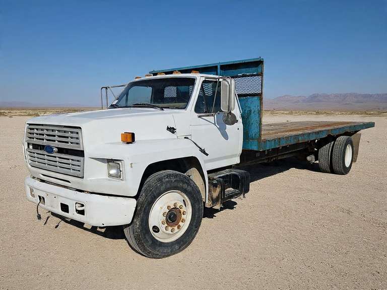 1994 Ford F-800 Diesel Flatbed Truck