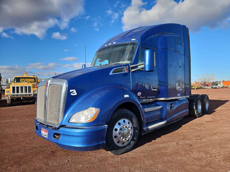 2016 Kenworth T680 Sleeper Truck