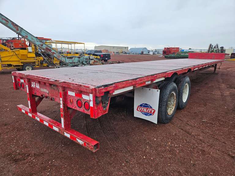 1992 Utility 53’ Flatbed Trailer