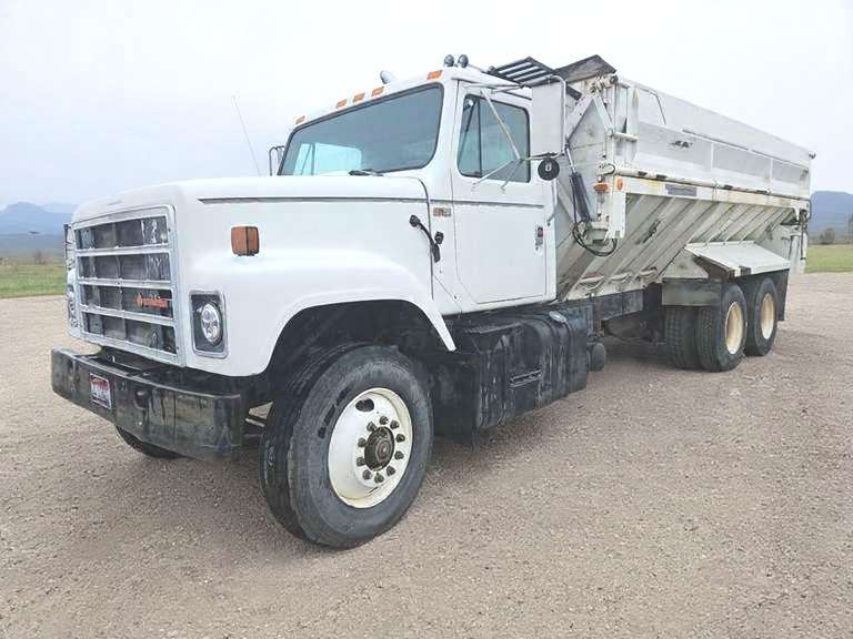 1988 International S2500 Self-Unloading Bed Truck