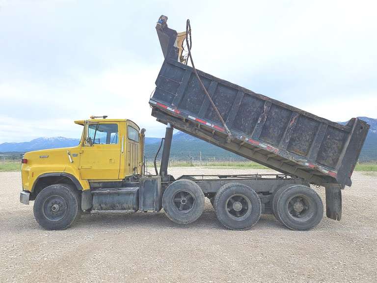 1987 Ford LTL9000 Dump Truck