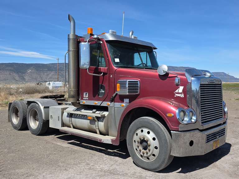 2006 Freightliner Coronado Day-Cab Truck