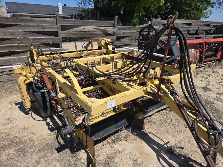 Veggie-Vac 2-Bed Onion Windrower