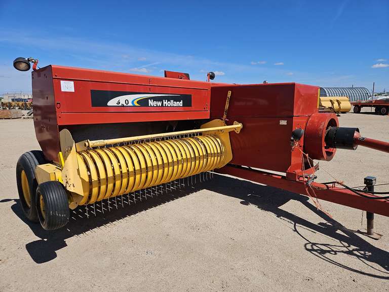 New Holland 580 18”x16” Baler