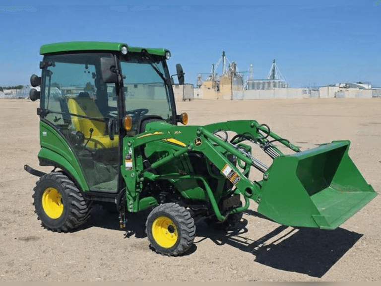 2020 John Deere 1025R 23HP MFWD Utility Tractor w/ Front Loader (144 Hrs)